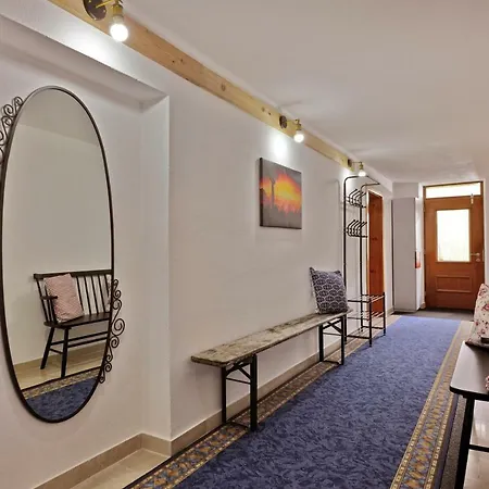 Neuheim Apartment *
